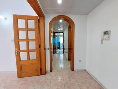 شقة 2 غرفة نوم للايجار في منطقة النادي السياحي، أبوظبي - شقة في شارع المينا منطقة النادي السياحي 2 غرف 52000 درهم - 6167944