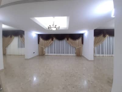 فلیٹ 4 غرف نوم للايجار في شارع حمدان، أبوظبي - شقة في برج العتيبة شارع حمدان 4 غرف 120000 درهم - 6170279