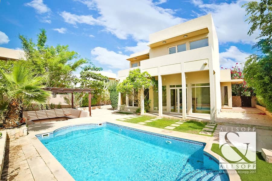 Immaculate Condition Type 9 | Private Pool