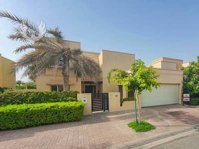 5 Bedroom Villa for Rent in The Meadows, Dubai - Stunning Lake view | VACANT | Fully Upgraded