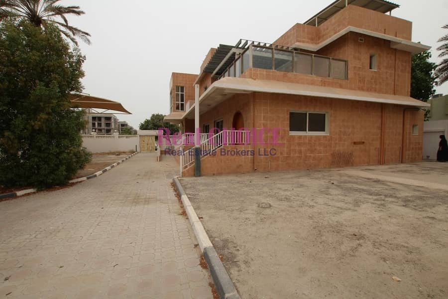 5 Bedroom Villa on a Prime Location Of Canal View.