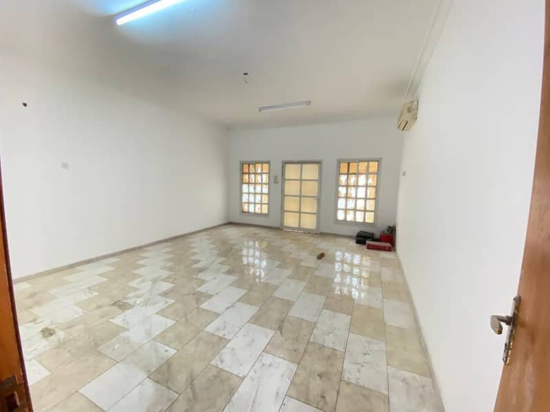 One storey house with wide yard for rent in Mushairef