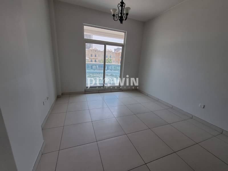 NO COMMISSION & NO DEPOSIT WITH ONE MONTH FREE|A GREAT 1 BEDROOM APARTMENT|NEAT & CLEAN WITH A SEMI CLOSED KITCHEN|!!!