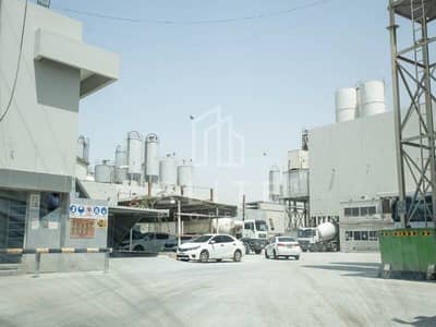 Factory for Sale in Al Quoz, Dubai - Ready Mix Concrete Plant in Al Quoz | Call Now