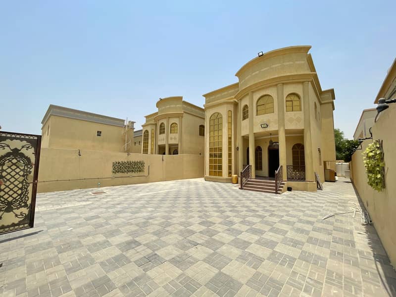 villa for rent in Al Rawda. Excellent location, very close to Sheikh Ammar Street 0 5  rooms,