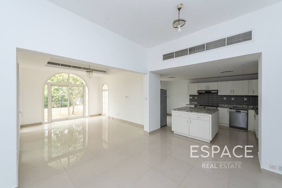 Exclusive | Lake View | Fully Upgraded & Extended Exclusive | Lake View | Fully Upgraded & Extended