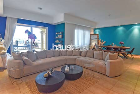 2 Bedroom Townhouse for Sale in Palm Jumeirah, Dubai - Townhouse | Large Terrace  | Private Garage