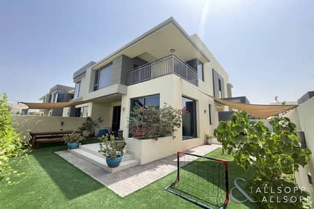 5 Bedroom Villa for Sale in Dubai Hills Estate, Dubai - Close to Pool | 5 Bedrooms | Green Belt