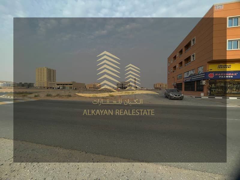 For sale, commercial land, corner of two streets, a very special location, an area of ​​900 meters