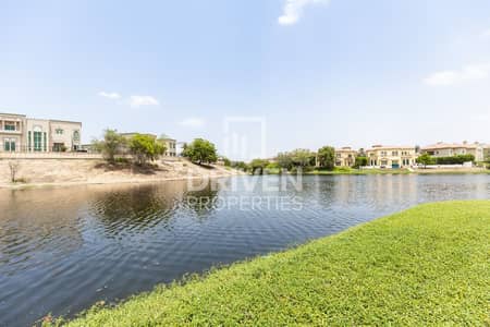Plot for Sale in Jumeirah Park, Dubai - Spacious Plot w/ Extraordinary Lake View