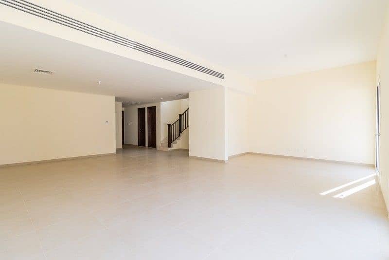 End Unit 4 BR Townhouse For Sale in AL Zahia - Sharjah