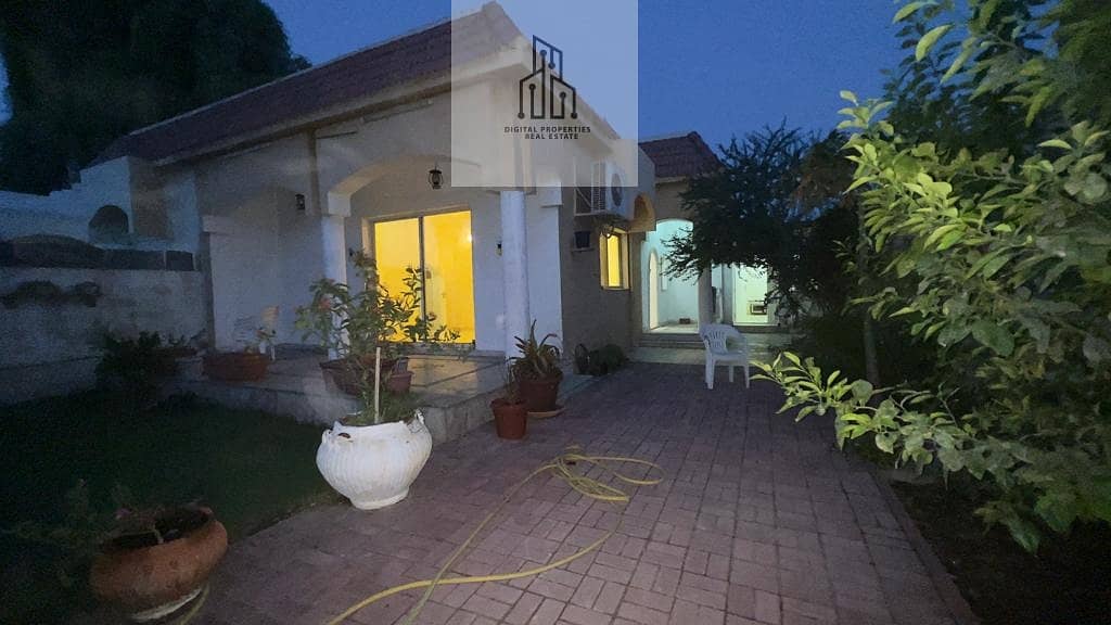 Spacious 5 BHK Villa With Pleasing Community View