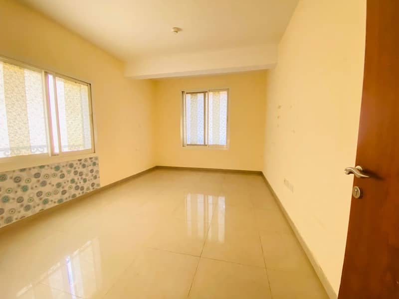 1BHK FOR FAMILY WITH BALCONY CLOSED KITCHEN CENTRAL AC ONLY 42K