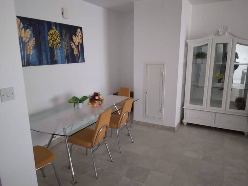 FITTED  UNFURNISHED APARTMENT