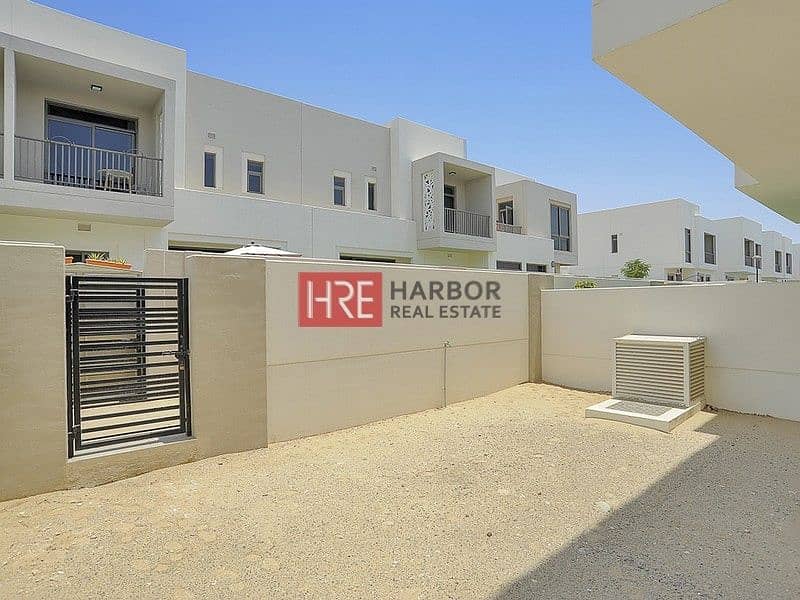 Spacious And Well-Maintained 3 Bedroom Townhouse