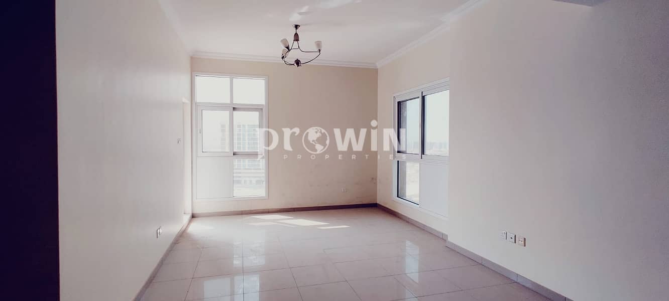BUILT IN WARDROBES | HIGH FLOOR | MODERN AMENITIES |  CLOSED KITCHEN | WELL MAINTAINED