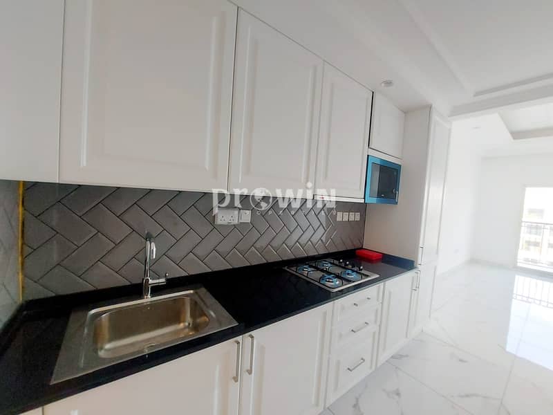 NO COMMISSION ! | BRAND NEW | SPACIOUS LAYOUT | EQUIPPED KITCHEN | OPEN VIEW WITH BALCONY