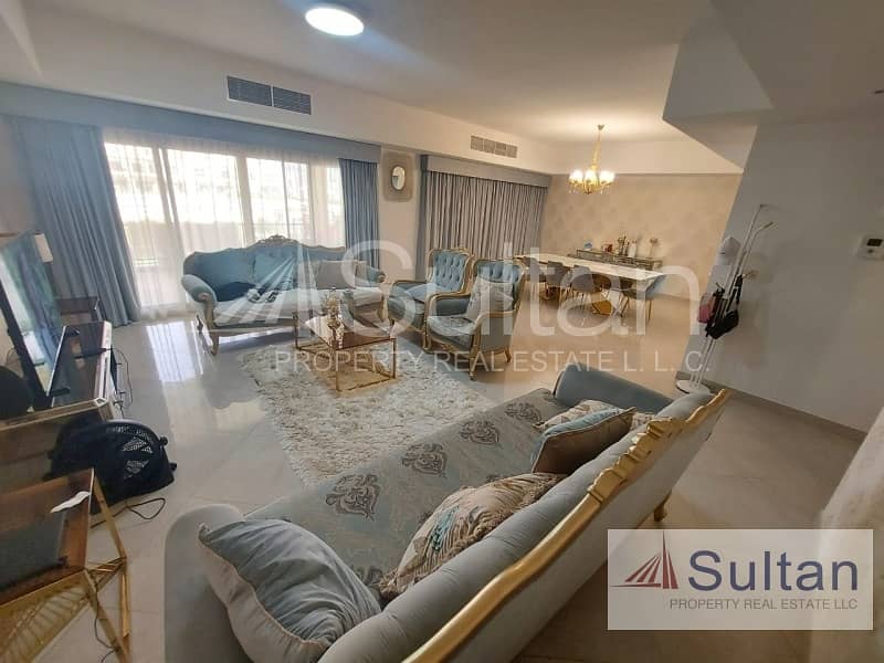 4 BR Spacious Bayti Villa near to the pool