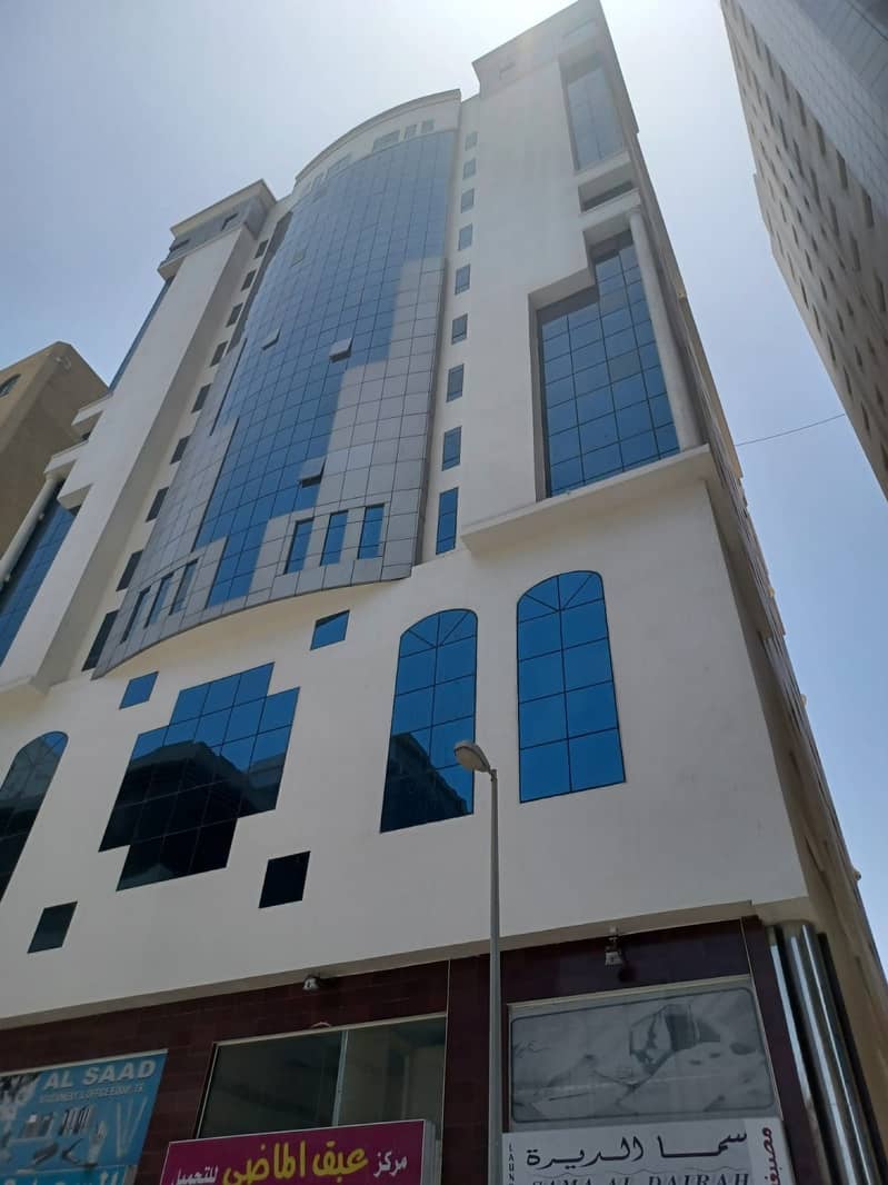 For sale building in Qasimiyah 10,000 feet age 9 years finishing super deluxe on a main street income annually 2000000 dirhams next to all services an