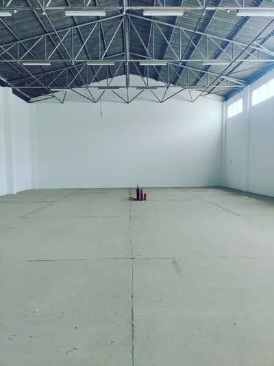 Warehouse for Rent in Deira, Dubai - Al Khabaisi 4,050 sq. Ft warehouse with high ceiling and insulated