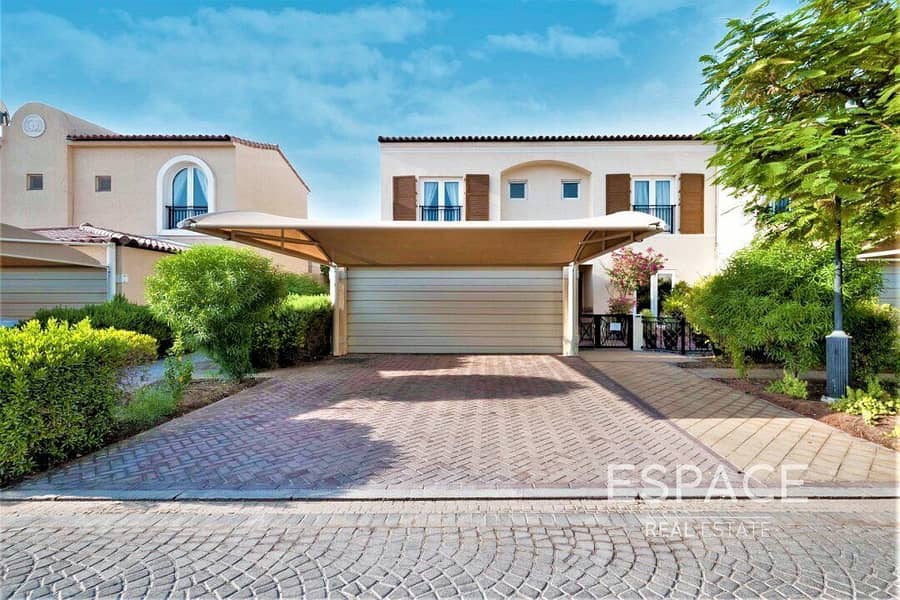 Townhouse for Sale | Well Kept | Close to Pool and Park