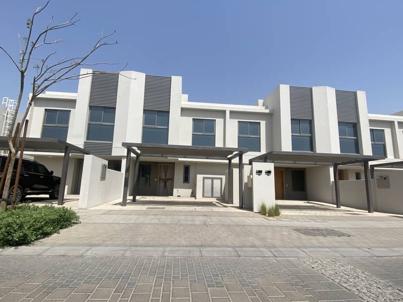 best location townhouse single row for rent in alzahia