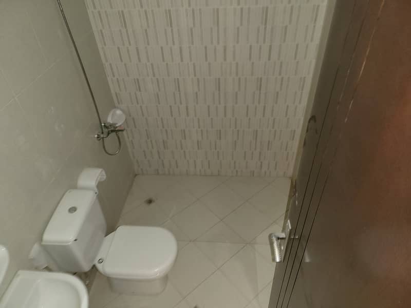 9 Toilet [Hall]