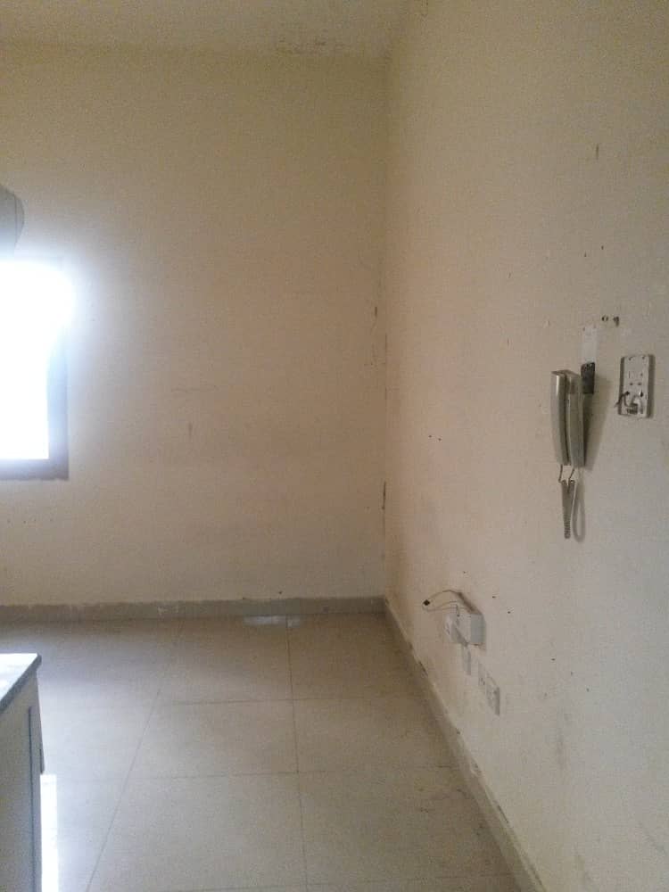 STUDIO FOR AED 34,000/- . . . . EXECUTIVE BACHELORS IN MEENA BAZAR!!!
