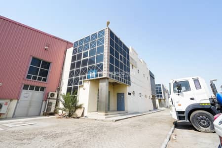 مصنع  للبيع في المفرق المنطقة الصناعية، أبوظبي - مصنع في المفرق المنطقة الصناعية 2800000 درهم - 6205130