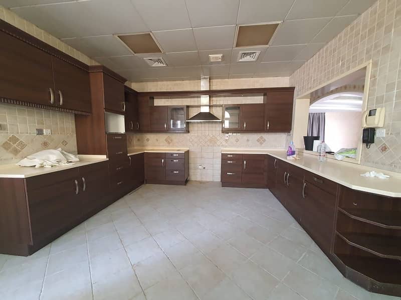 Вилла в Аль Варкаа，Аль Варкаа 4, 5 спален, 249999 AED - 6157733