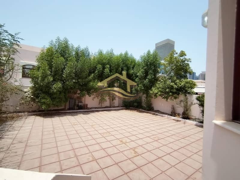 Large independent villa for rent in Al Bateen