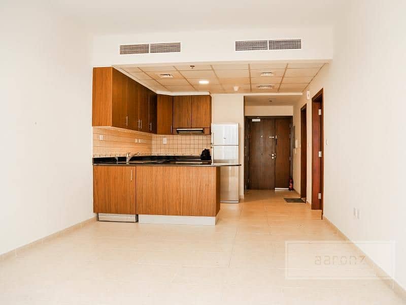 Modern and Bright Unit | Vacant | Low Floor