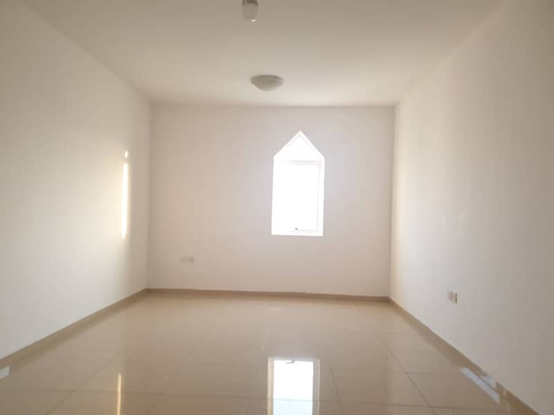 شقة في أبو شغارة 3 غرف 30000 درهم - 6213146