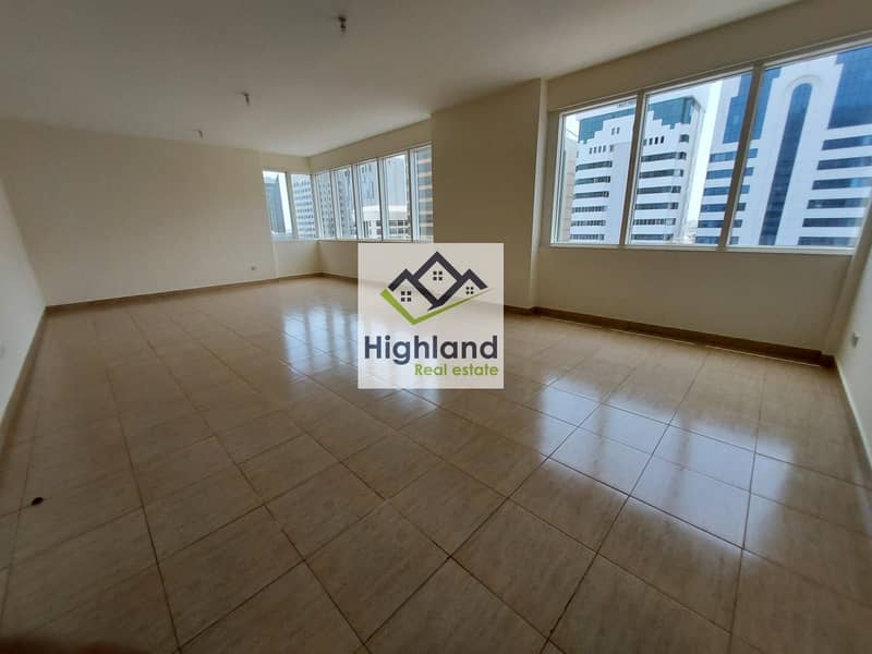 Spotless 3 Bedroom with Maid\'s  Room in Airport Road