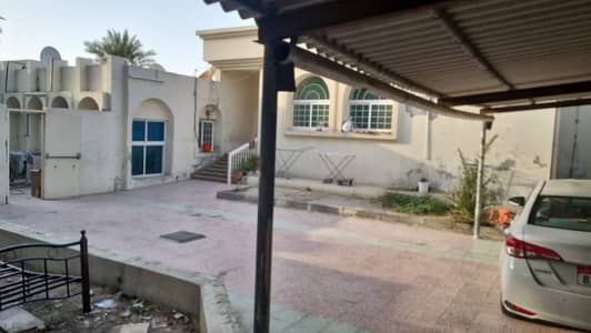 For sale a villa consisting of one floor in the Al Talaa area of Sharjah - the villa is on a corner
