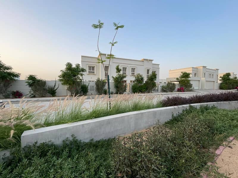 Splendid 3 bedrooms villa  in community facing to pool available for rent in barashi for 85,000 AED yearly