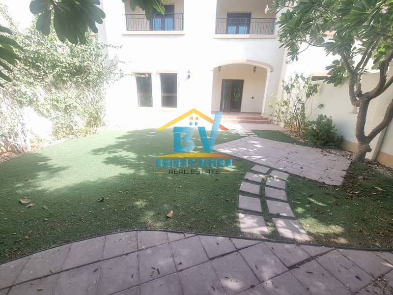 GOOD OPPORTUNITY!! Spacious & Bright 3BHK Villa / With Balcony / Good Location
