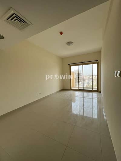 1BHK Prime Location | With Swimming Pool and Gym | Spacious | Good Ambiance