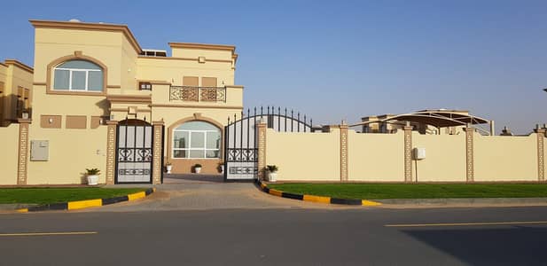 5 Bedroom Villa for Sale in Al Suyoh, Sharjah - For sale a two-storey villa in Al Suyoh 7, Sharjah
