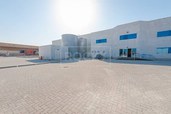 Warehouse with 360KW power in JAFZA