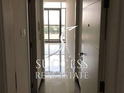 Spacious Studio I Road View I Vacant