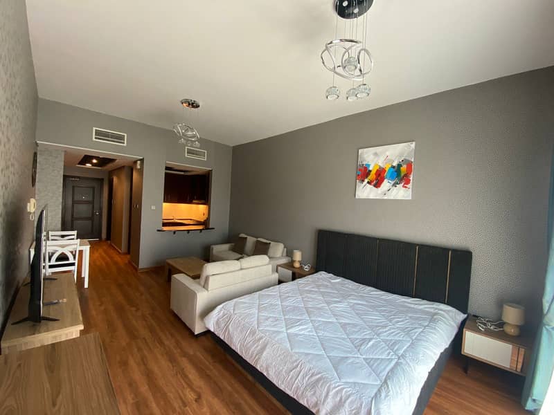Extra large ! With balcony ! Luxury furnished ! St 2 BLD 80 Extra large ! With balcony ! Luxury furnished ! St 2 BLD 80