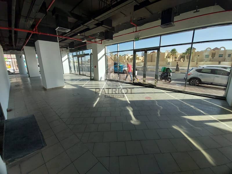 HIGH QUALITY SHOP AVAILABLE FOR RENT IN MANAZEL AL BARSHA 1.
