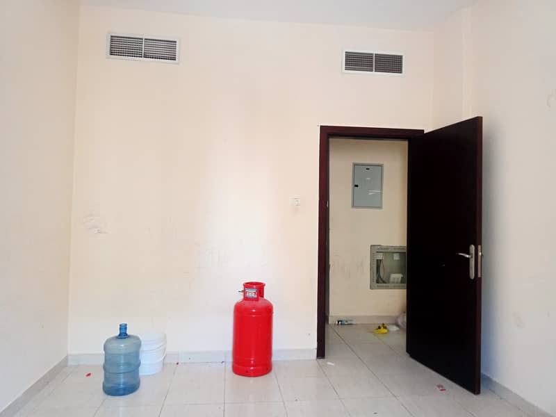شقة في تجارية مويلح 1 غرف 21990 درهم 6226088 شقة في تجارية مويلح 1 غرف 21990 درهم 6226088