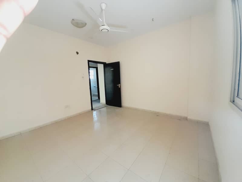 Hot offer 2bhk with balcony close to Nesto only 23k muwaileh
