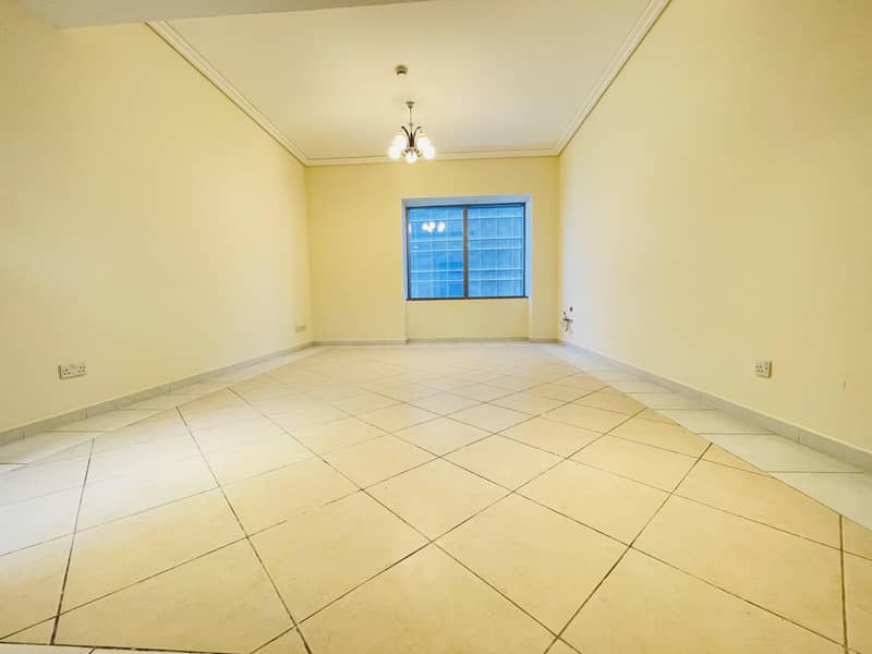 شقة في شارع الشيخ زايد 3 غرف 91999 درهم 6227480