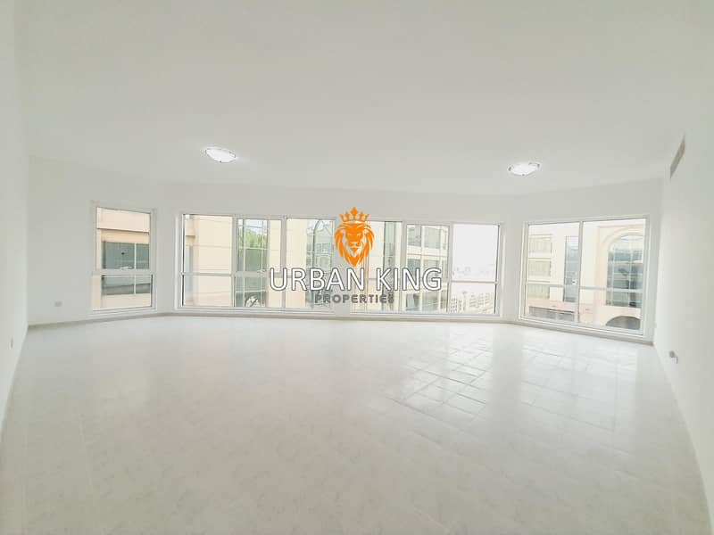 شقة في شارع مطار دبي الدولي القرهود 3 غرف 115000 درهم 6227582