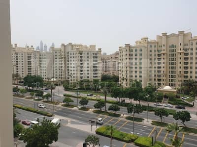 2 Bedroom Apartment for Rent in Palm Jumeirah, Dubai - Community View |Private Beach Access | Unfurnished