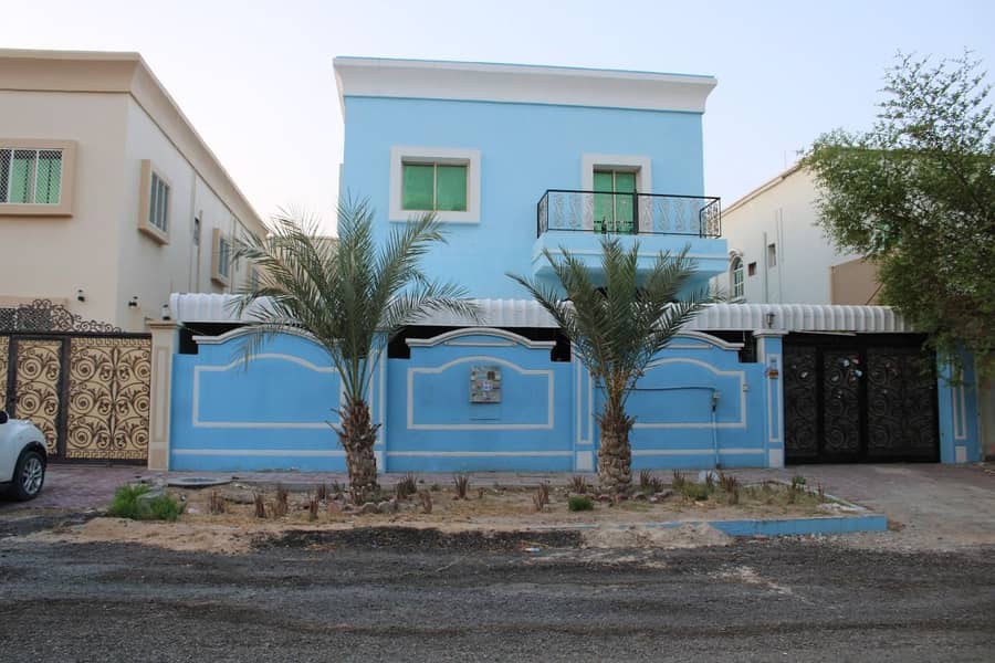 Beautifully designed 5 bedroom villa with Majes hall in Al Rawda for rent