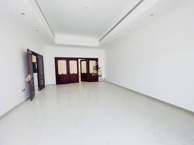 فیلا 7 غرف نوم للايجار في الخالدية، أبوظبي - فیلا في شارع مبارك بن محمد الخالدية 7 غرف 260000 درهم - 6229941